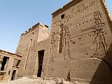 Philae Temple Isis Cour Centrale Pylone 2 0752